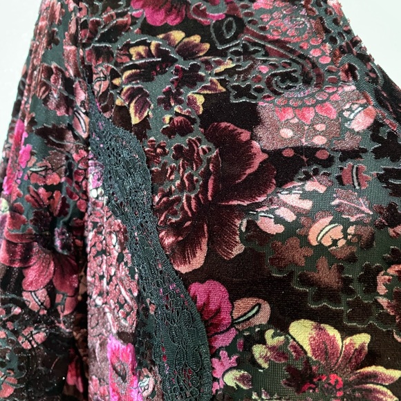 NWOT Women Floral Multicolor Tops Size M - Picture 4 of 7